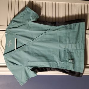 Scrub top